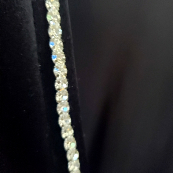 Black soft velvet dress open "V" back Bow w/rienstone accent on back sz S/M - Picture 5 of 9